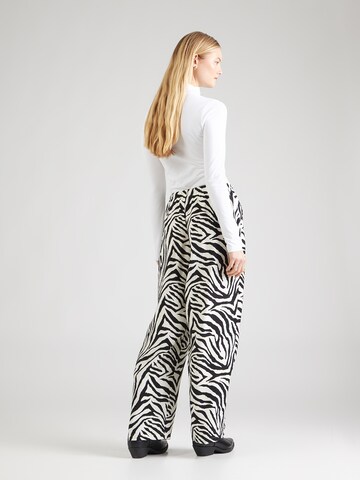 Regular Pantalon 'Tessy' ABOUT YOU en noir