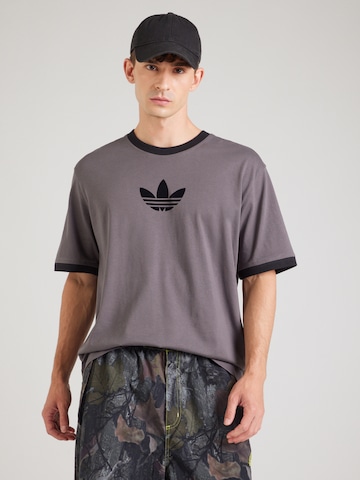 ADIDAS ORIGINALS Футболка '2000s Cali' в Серый: спереди