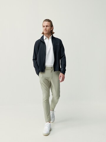 Born Living Yoga Between-season jacket 'Nyasa' in Black