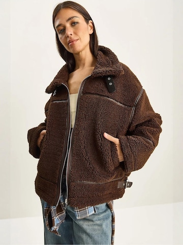 Veste mi-saison 'Jacken' Bianco Lucci en marron : devant
