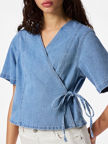 Camicia da donna 'Flora Wickle' di PIECES in blu