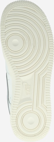 Nike Sportswear Matalavartiset tennarit 'AIR FORCE 1 07 ESS TRND' värissä valkoinen