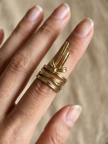 Nemomatheo Ring 'Ribbon Knot' in Gold