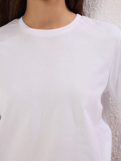 Trendyol T-shirt en XS en blanc, Vue avec produit