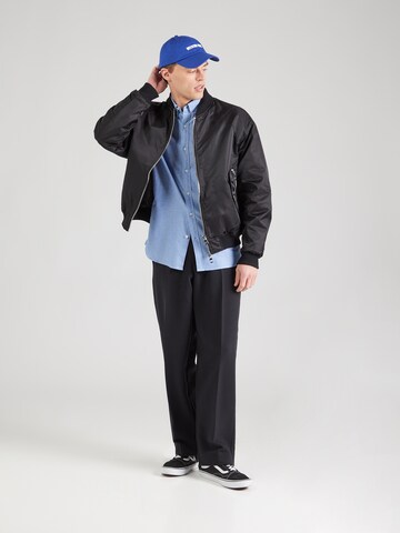 Superdry Regular fit Ing 'ESSENTIALS' - kék