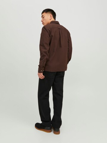 Coupe regular Chemise JACK & JONES en marron