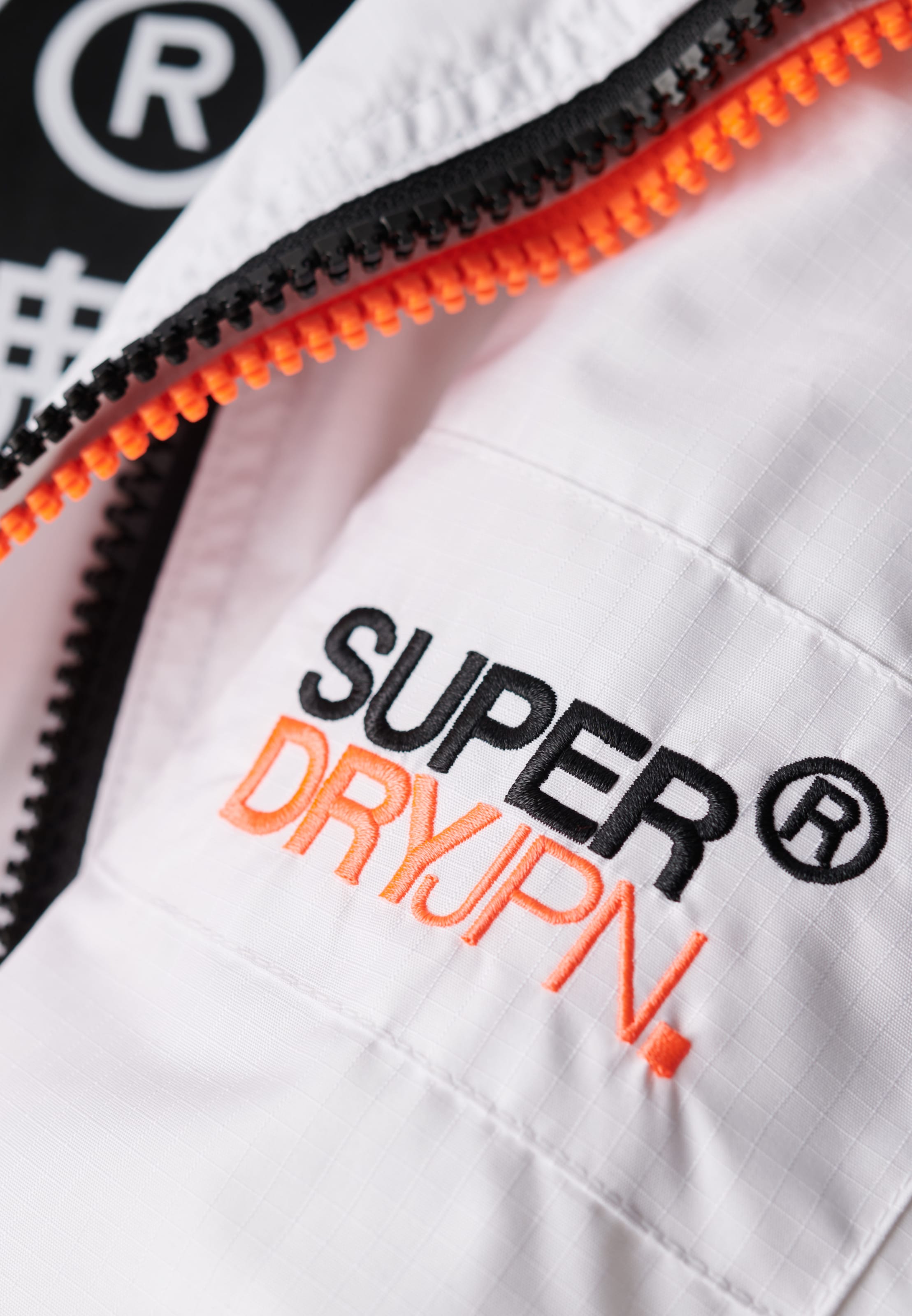 Veste mi-saison 'Mountain SD' Superdry en blanc
