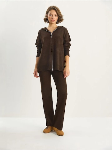 Bianco Lucci Pantsuit in Brown: front