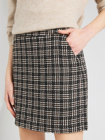 COMMA Skirt in Black