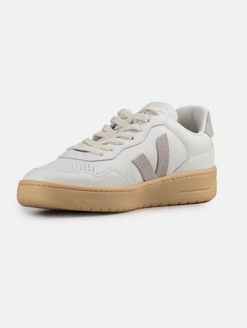 Veja Sneaker 'V-90' in Weiß