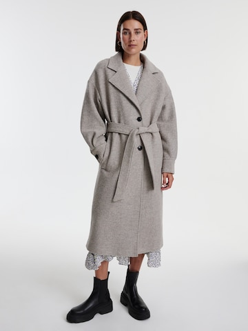 EDITED Between-Seasons Coat 'SILKA' in Beige: front