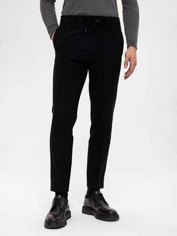 Antioch Slimfit Hose in Schwarz