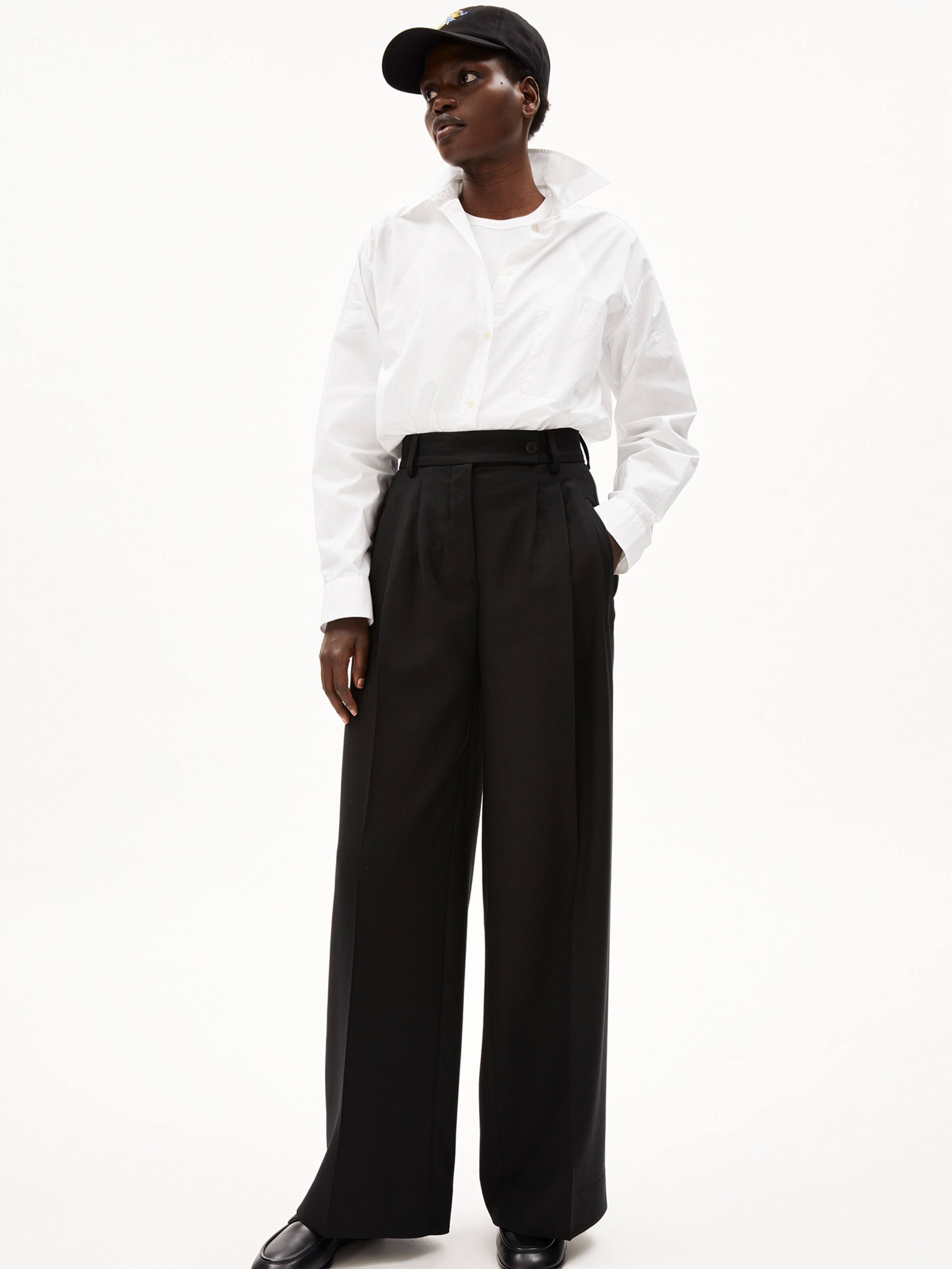 ARMEDANGELS Wide Leg Webhose 'KAAYUA' in Schwarz: Vorderseite