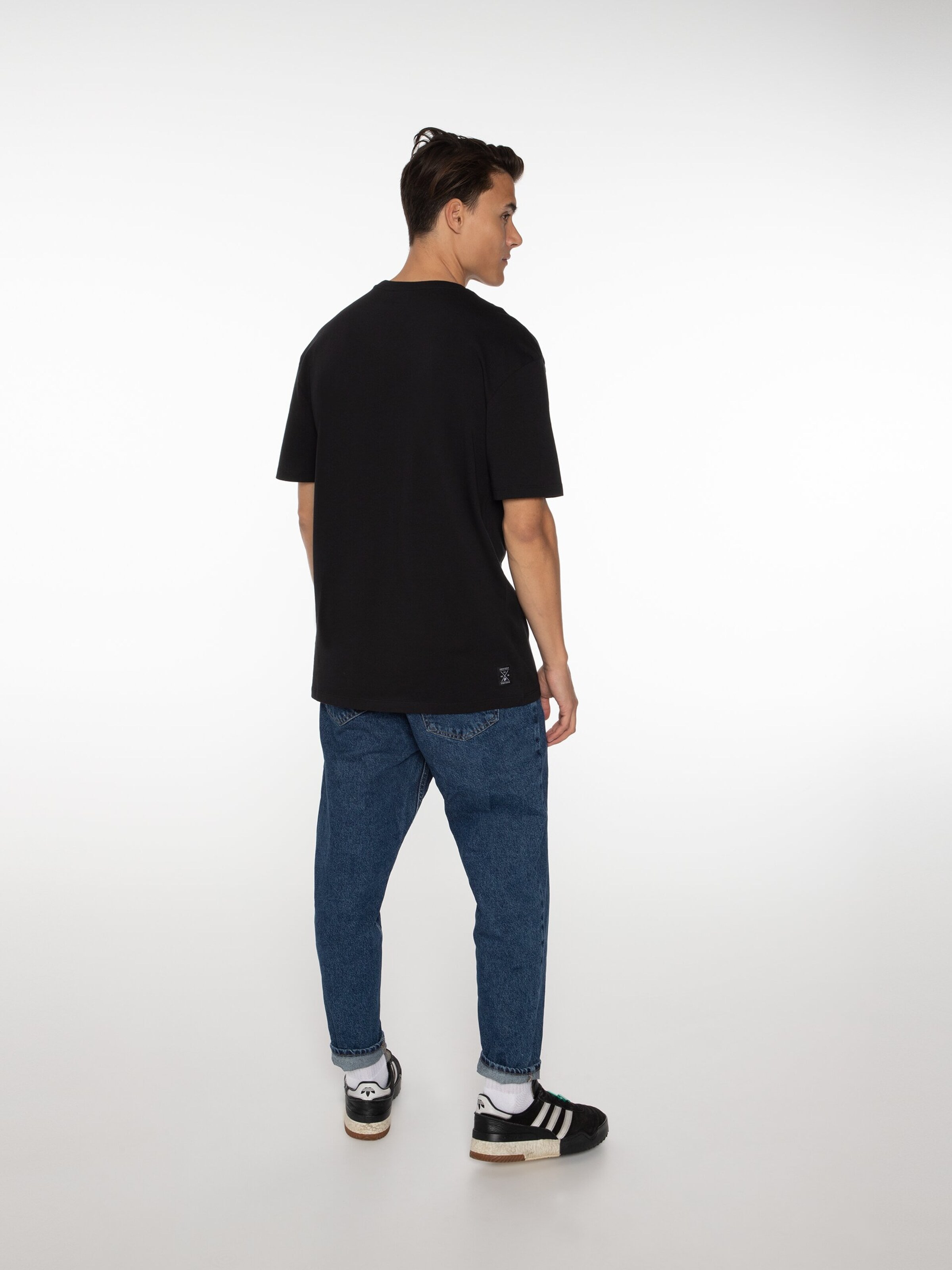 T-Shirt 'ISIAH' PROTEST en noir