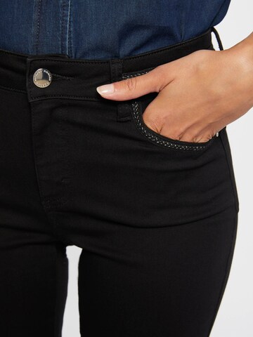 Coupe slim Pantalon 'PISTOL' Morgan en noir
