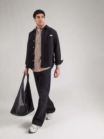 GUESS Regular Fit Paita värissä harmaa