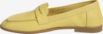 Chaussure basse 'Beleg' Desa en jaune : devant