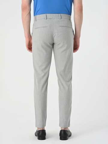 Antioch Regular Pants in Grey