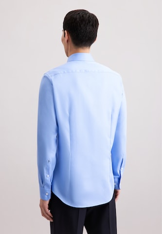 Coupe regular Chemise business 'Schwarze Rose' SEIDENSTICKER en bleu