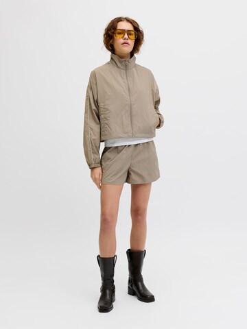 Giacca di mezza stagione 'JXNila' di JJXX in grigio