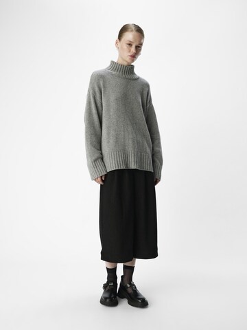 OBJECT Pullover i grå