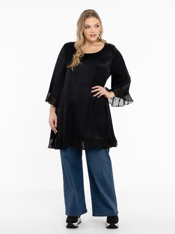 Yoek Blouse in Black