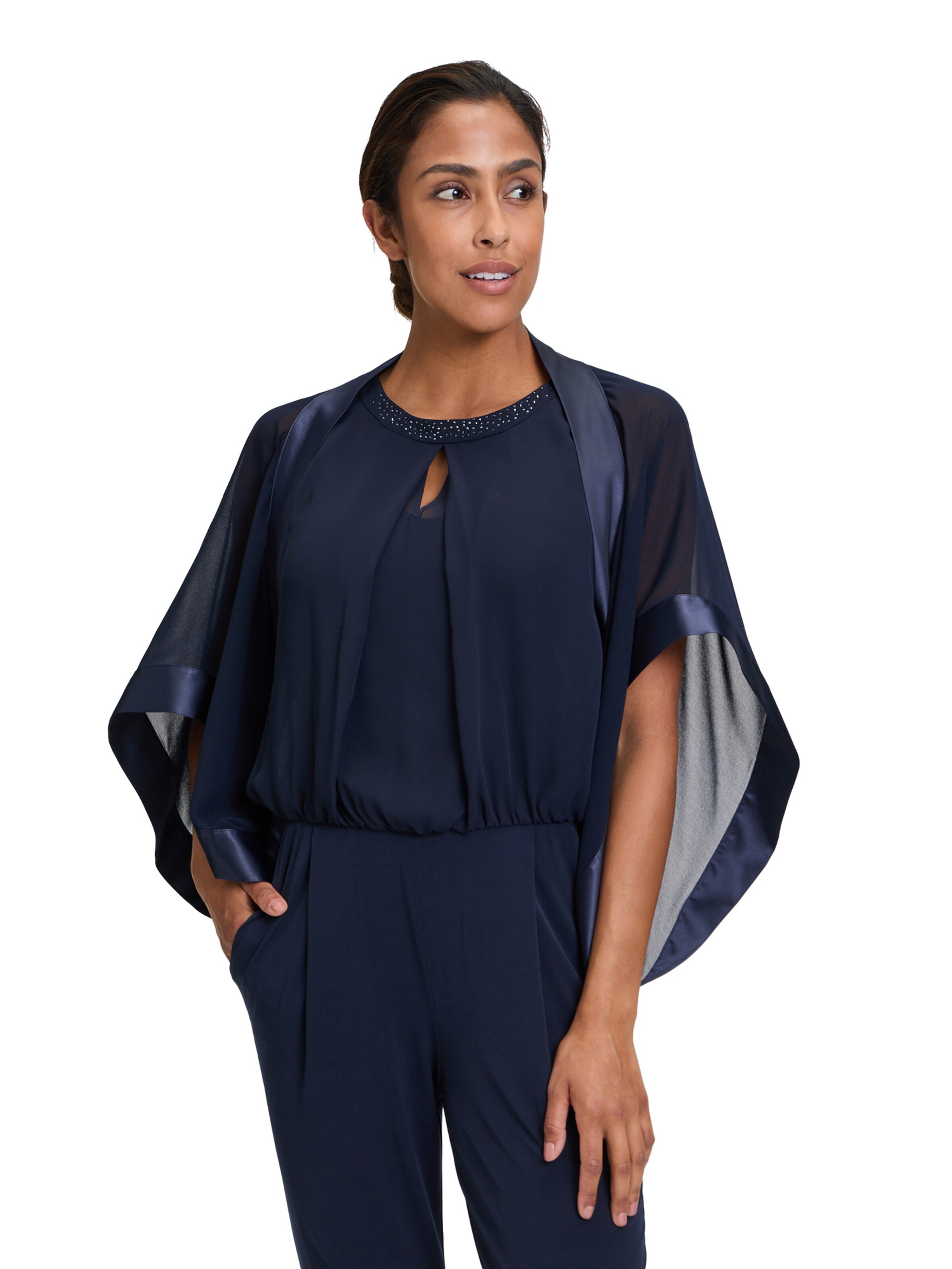 zils Vera Mont Pončo: no priekšpuses