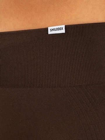 Coupe slim Leggings 'Vonda' Smilodox en marron