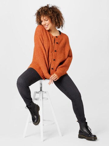 Selected Femme Curve Strickjacke in Orange