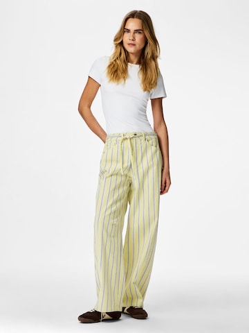 PIECES Tønde Jeans 'PCBillo' i beige