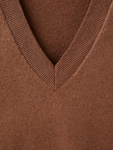 MANGO Sweter 'Festo' w kolorze brązowy