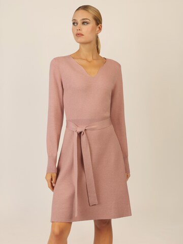 APART Knitted dress in Beige: front
