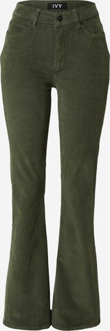 Ivy Copenhagen - Acampanado Pantalón 'Tara Flare Baby Cord' en verde: frente