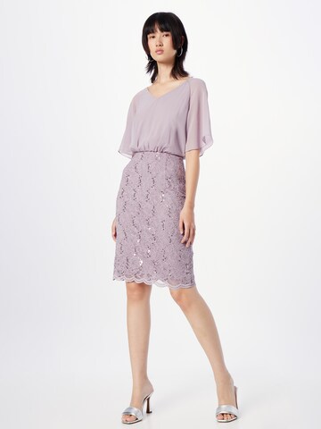 Robe de cocktail SWING en violet : devant