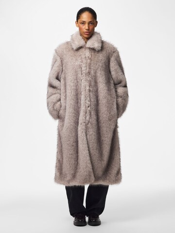 Manteau d’hiver 'PCJILLA' PIECES en gris : devant