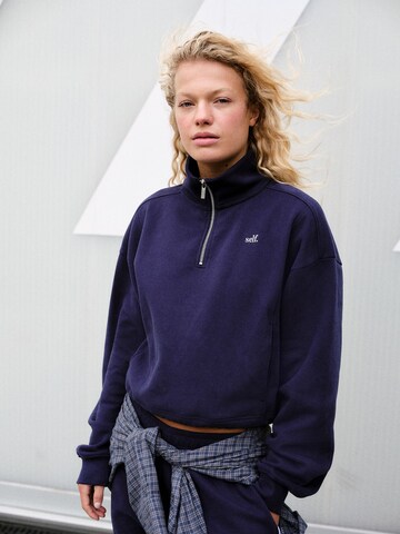 Sweat-shirt self. en bleu : devant