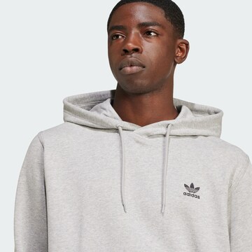Sweat-shirt 'Trefoil Essentials' ADIDAS ORIGINALS en gris