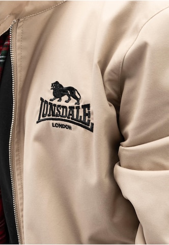Veste mi-saison 'Classic' LONSDALE en rouge