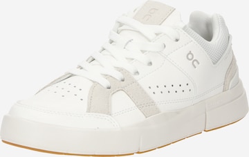 On Sneakers 'The Roger Clubhouse' in White: front