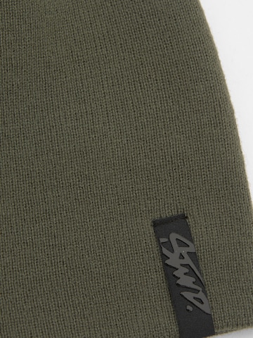 Căciulă 'STWD' de la Pull&Bear pe verde