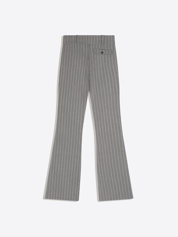 Bershka Flared Nadrág - szürke