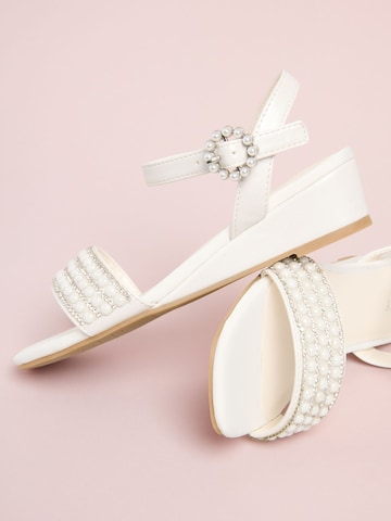 Lipsy Sandal in White