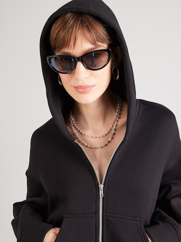 WEEKDAY - Sudadera con cremallera 'Danni' en negro