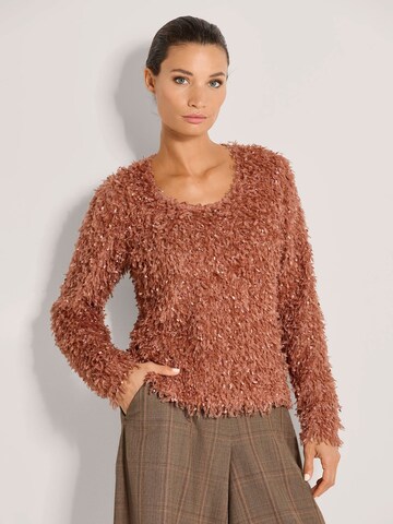 MADELEINE Shirt in Braun: Vorderseite