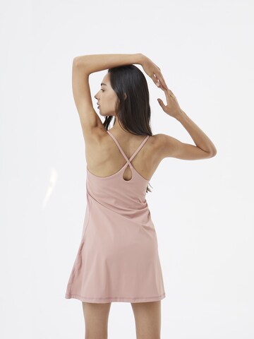 AIKI KEYLOOK Dress 'Invincible' in Pink