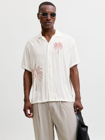 Coupe regular Chemise JACK & JONES en blanc : devant
