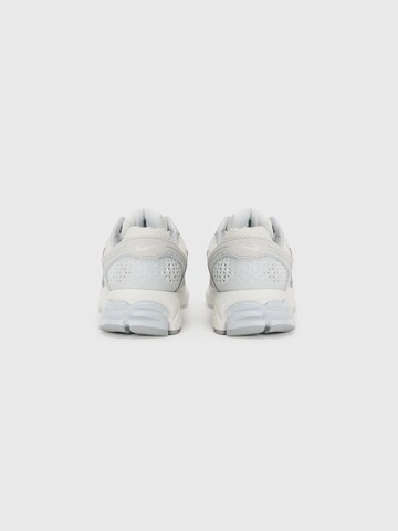 Sneaker bassa 'ZOOM VOMERO 5' di Nike Sportswear in bianco