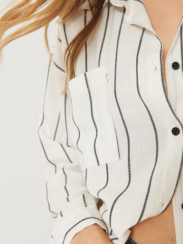 Bianco Lucci - Blusa en blanco