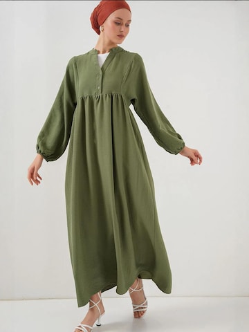 Bigdart Dress in Green: front