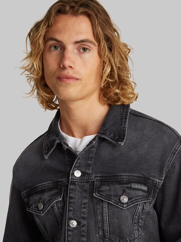 Calvin Klein Jeans Jacke in Schwarz